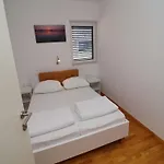 Kula Fancy - One-bedroom With Terrace Ground Floor A1 公寓 Drače