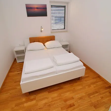 Kula Fancy - One-bedroom With Terrace Ground Floor A1 *
