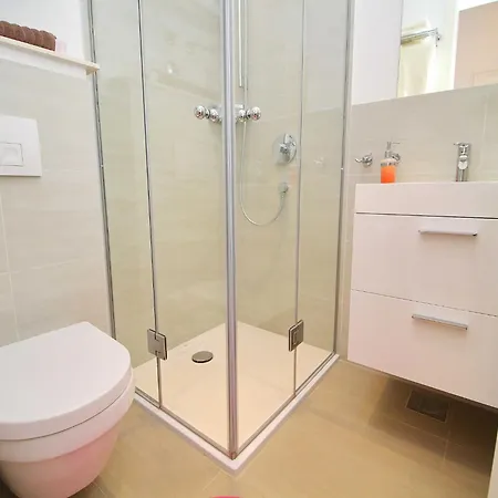 Kula Fancy - One-bedroom With Terrace Ground Floor A1 Apartment *
